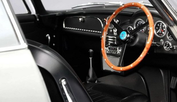 aston db5 222.jpg, 50 KB