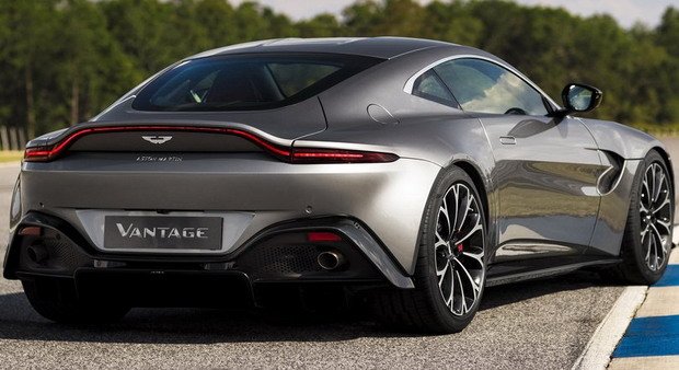 aston v 777777.jpg, 66 KB