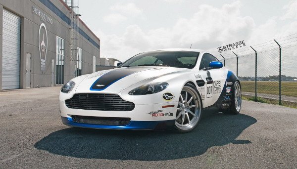aston-martin-v8-vantage 1.jpg, 68 KB