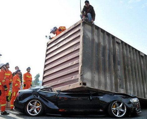 audi crash 11.jpg, 52 KB