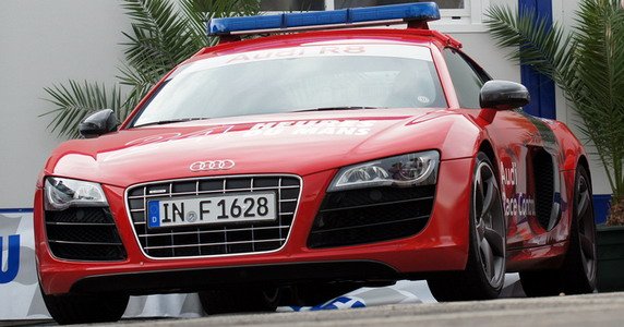 audi r8 safety 1.jpg, 61 KB
