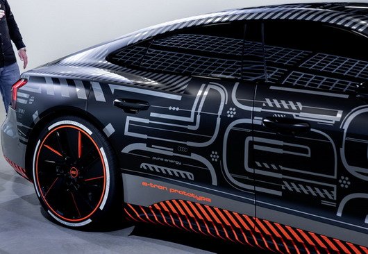 audi-e-tron 1.jpg, 70 KB