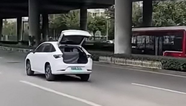 auto baterija.jpg, 43 KB