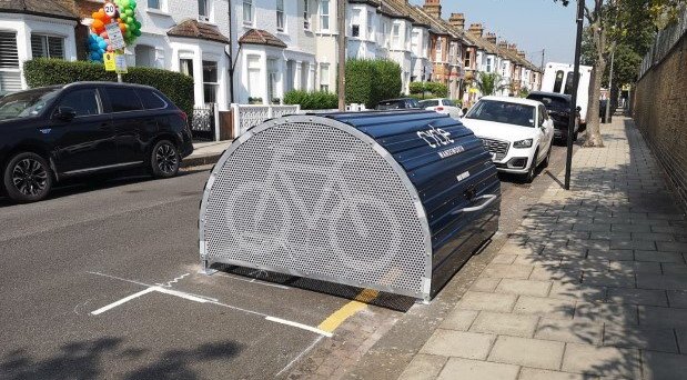 bike hangar.jpg, 94 KB