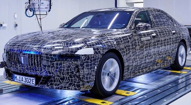 bmw i7 888.jpg, 103 KB