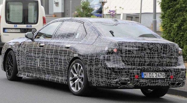 bmw i7 8888.jpg, 91 KB