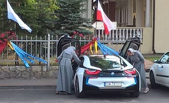 bmw i8 cc.jpg, 68 KB
