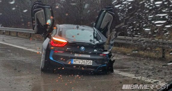 bmw i8 crash.jpg, 59 KB