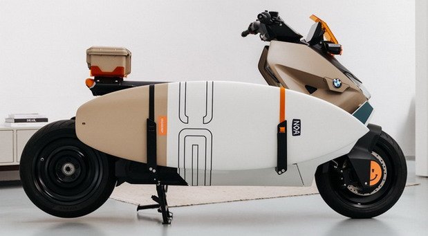 bmw-ce-04-vagabund-4.jpg, 44 KB