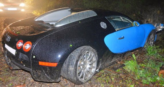bugatti veyron crash 11.jpg, 73 KB
