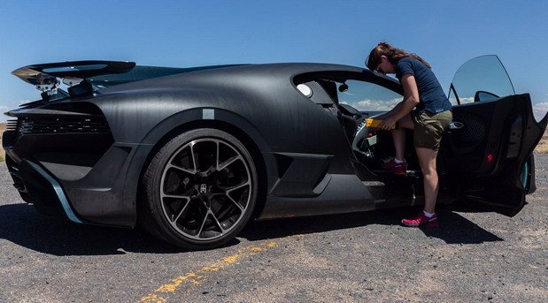 bugatti-divo 11.jpg, 67 KB