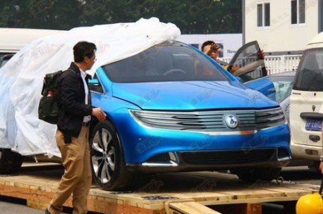 byd daimler denza 1.jpg, 44 KB