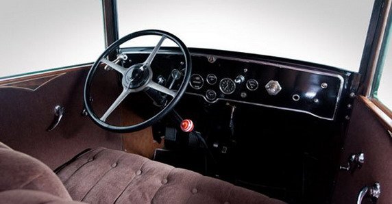 cadillac v8 town sedan 111.jpg, 41 KB