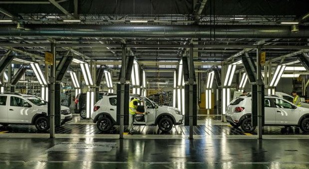 dacia fabrika.jpg, 85 KB