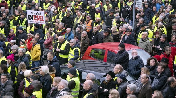 dize protest.jpg, 112 KB
