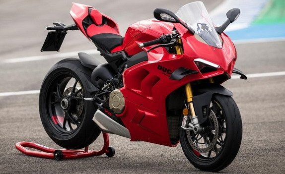 ducati-panigale-v4-linija-2.jpg, 80 KB