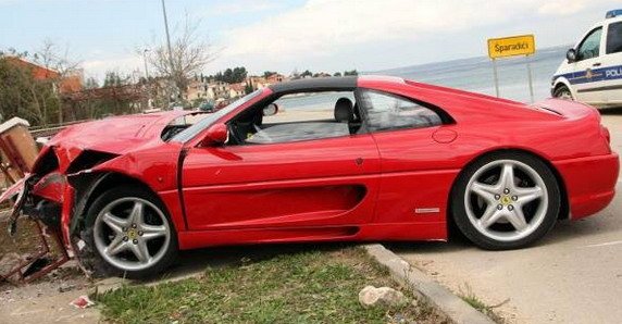 ferrari 355 gts crash 11.jpg, 60 KB