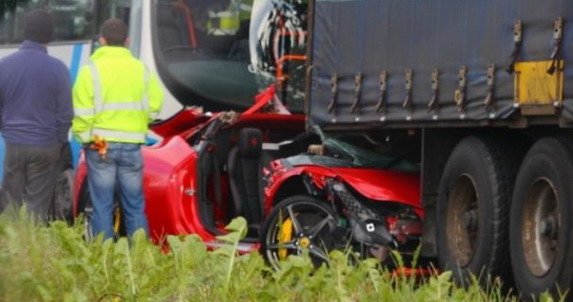 ferrari 458 crash.jpg, 49 KB