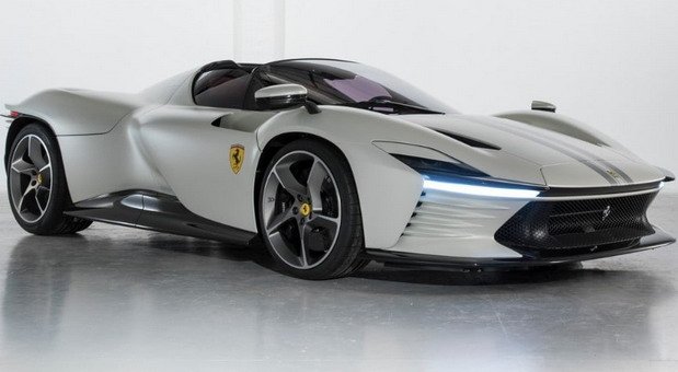 ferrari sp3 12.jpg, 42 KB