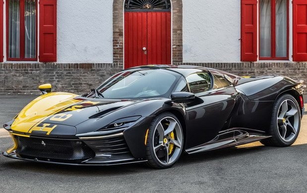ferrari sp3 5.jpg, 87 KB