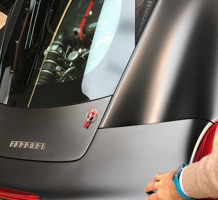 ferrari v12 11.jpg, 43 KB