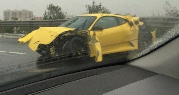 ferrari-banana 1.jpg, 41 KB