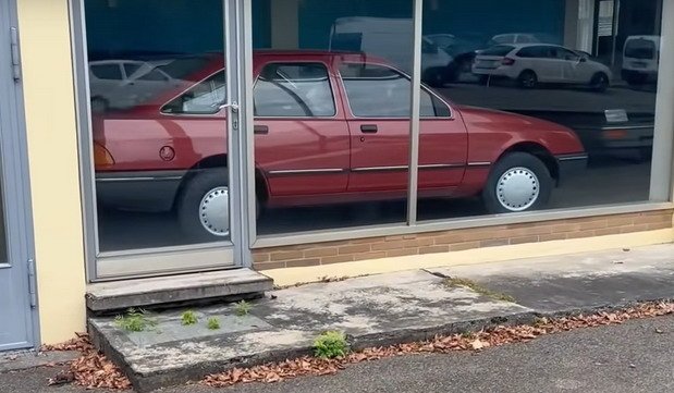 ford salon.jpg, 68 KB