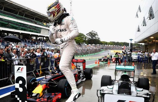 hamilton pobed.jpg, 79 KB