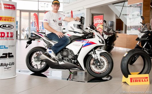 honda fireblade 111.jpg, 86 KB