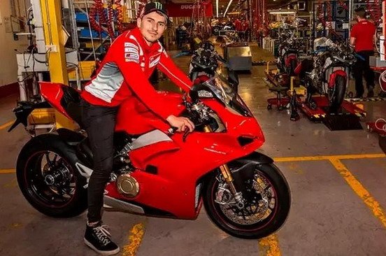horhe-lorenco-v4-panigale.jpg, 80 KB