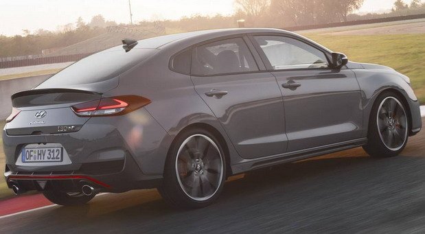 hyundai-i30-fastback 111111.jpg, 49 KB