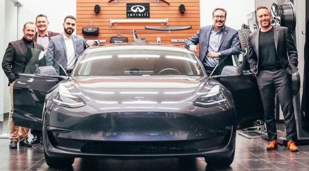 infiniti tesla.jpg, 75 KB