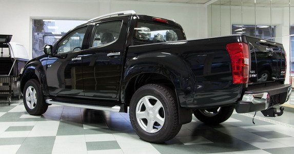 isuzu_triomotors_10.jpg, 63 KB