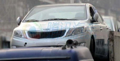 kia rio sedan 11.jpg, 32 KB