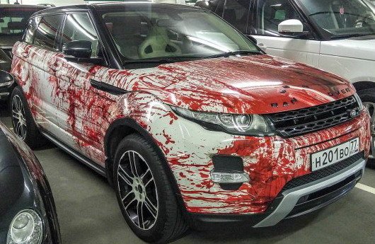 krvavi-range-rover-evoque.jpg, 88 KB