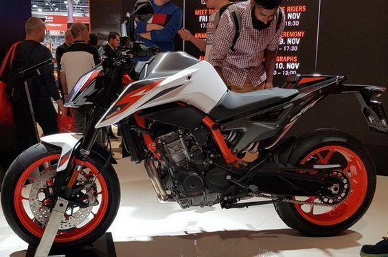 ktm-eicma.jpg, 77 KB