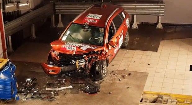 lada crash.jpg, 62 KB