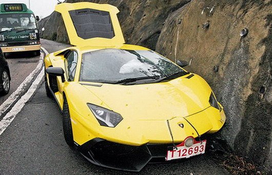 lambo crash.jpg, 78 KB