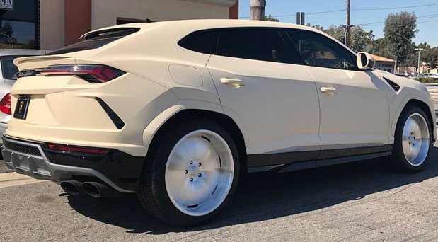 lambo u 1111.jpg, 66 KB