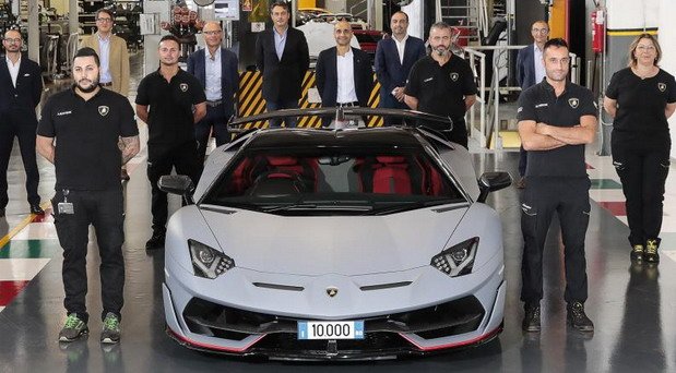 lamborghini aventador 10k.jpg, 76 KB