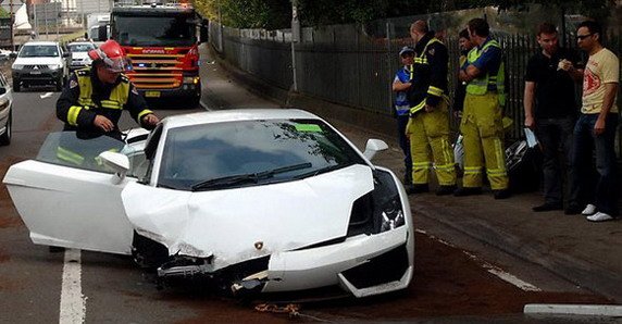 lamborghini crash.jpg, 68 KB