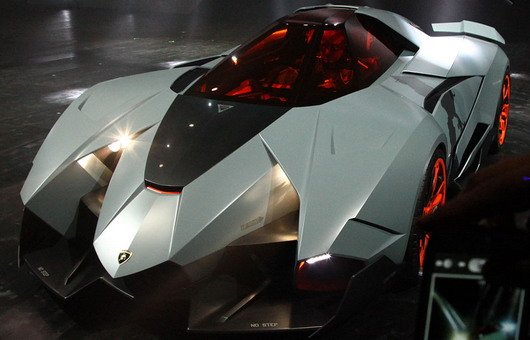 lamborghini egoista 703.jpg, 57 KB