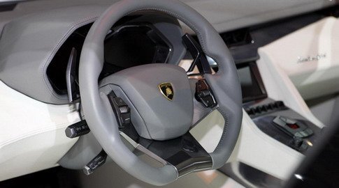 lamborghini estoque interior.jpg, 31 KB