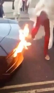 lamborghini fire.jpg, 23 KB