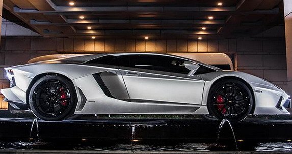 lamborghini jackie.jpg, 55 KB