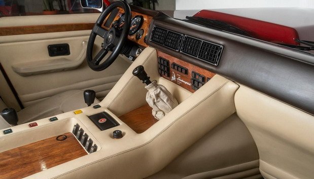 lamborghini lm 11.jpg, 60 KB