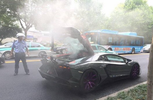 lamborghini-aventador 44.jpg, 55 KB