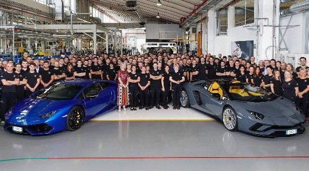 lamborghini-aventador 8k.jpg, 94 KB