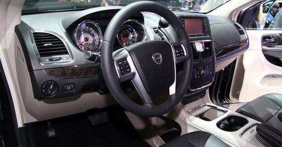 lancia voyager 111.jpg, 59 KB
