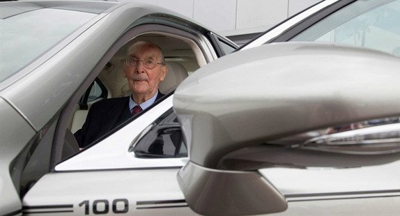 lexus 100 1.jpg, 39 KB